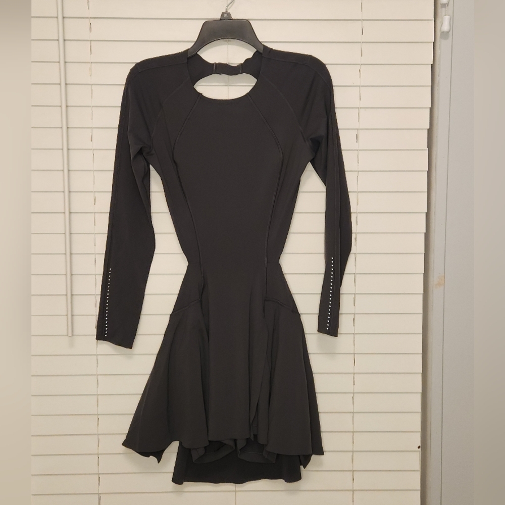 Lululemon Runnin Pretty Dress In Graphite Grey. Size 6